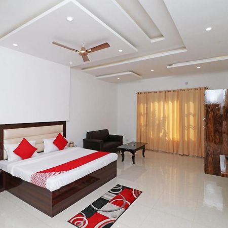 Oyo 29755 Hotel Jammu Airlines Eksteriør bilde