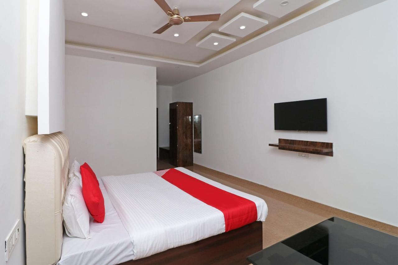 Oyo 29755 Hotel Jammu Airlines Eksteriør bilde