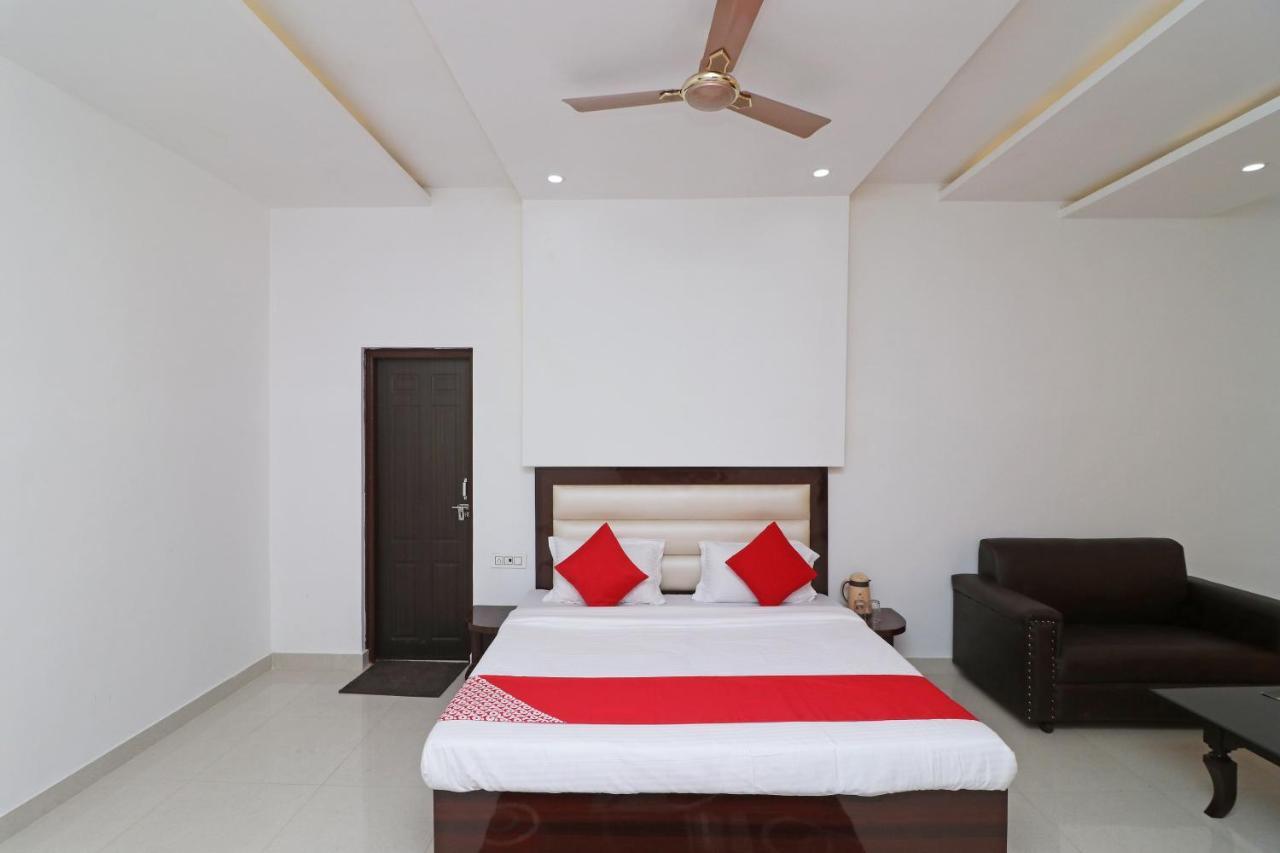 Oyo 29755 Hotel Jammu Airlines Eksteriør bilde